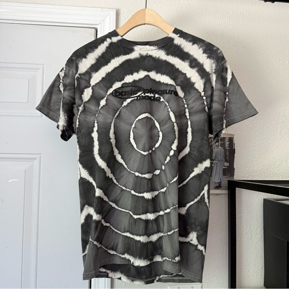 NWT BASIC PLEASURE MODE tie dye black grey white swirl crew neck tee t-shirt